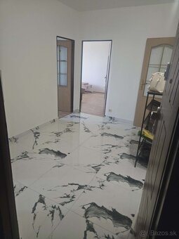 ✨PONÚKAM PRENÁJOM: Priestranný 3-izbový byt 70 m2 na 1 posch
