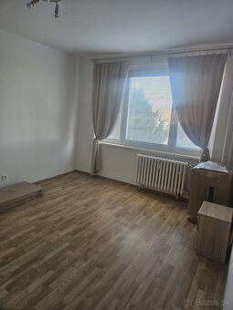 ✨PONÚKAM PRENÁJOM: Priestranný 3-izbový byt 70 m2 na 1 posch