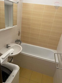 Realitná kancelária REMAX ponúka na prenájom: super šikovný 