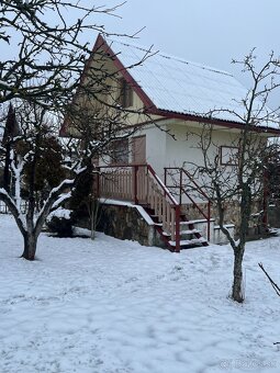 Ponúkame na predaj poschodovú murovanú chatku v záhradkárske