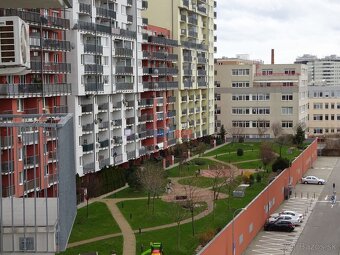 Realitná kancelária ponúka na prenájom
NOVO kompletne zariad