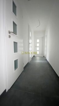 Hľadáte bývanie, ktoré v sebe spája modernú architektúru, ma