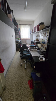 Ponúkame exkluzívne na predaj predajňu / rodinný dom v Kozár
