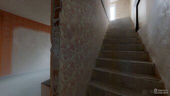 Ponúkame na predaj nehnuteľnosť pozostávajúcu z dvoch rodinn