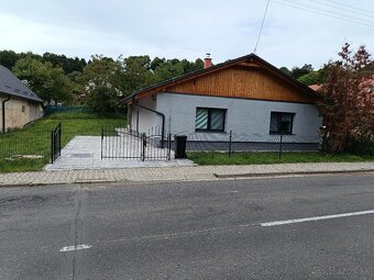 Ponúkame na prenájom priestranný 4-izbový rodinný dom v obci