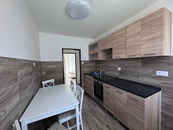 Ponúkam na prenájom útulný 3-izbový byt (68 m²) v obci Halig
