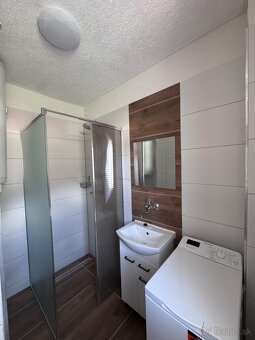 Ponúkam na prenájom útulný 3-izbový byt (68 m²) v obci Halig