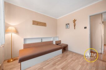 Ponúkame na predaj slnečný útulný a plne funkčný 3-izbový by