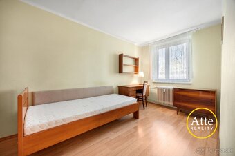 Ponúkame na predaj slnečný útulný a plne funkčný 3-izbový by
