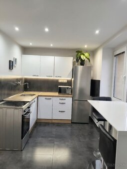 Pripravujem do predaja byt s výmerov 28m2 bez balkóna na 3. 