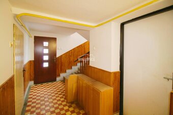 Ponúkame Vám exkluzívne na predaj rodinný dom, ktorý sa nach