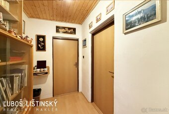 REZERVOVANÝ Ponúkam na predaj starší rodinný dom s dvoj gará