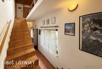 REZERVOVANÝ Ponúkam na predaj starší rodinný dom s dvoj gará