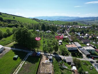 EXKLUZÍVNE
DRON VIDEO NEHNUTEĽNOSTI: https://youtu.be/aib4Mt