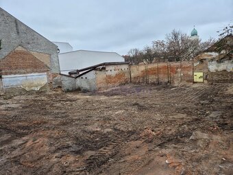 Ponúkam na predaj lukratívny pozemok o rozlohe 460 m² v úpln