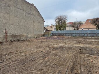 Ponúkam na predaj lukratívny pozemok o rozlohe 460 m² v úpln