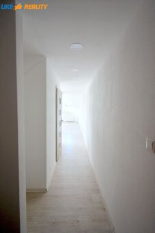 Ponúkame na prenájom priestranný 1-izbový byt s otvorenou di