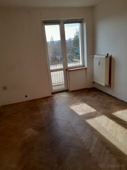 Žiaden predaj len výmena. Vymením 2 izbový byt s balkónom v 