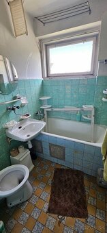 Exkluzívne Vám ponúkame na predaj trojposchodový Rodinný dom