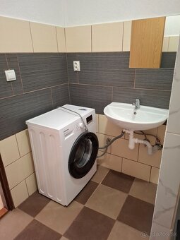Ponúkam na prenájom priestranný byt o rozlohe 60 m2.Byt sa n
