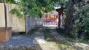 018-12-IRBIa
Ponúkame Vám na predaj starší rodinný dom, ktor