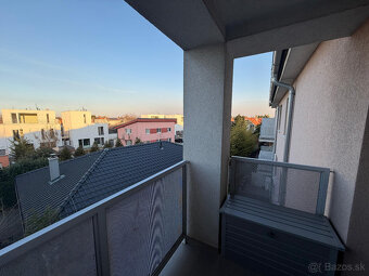 Ponúkame na prenájom priestranný 2-izbový byt o výmere 61 m²