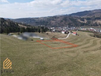 Ponúkame na predaj slnečný stavebný pozemok s panoramatickým