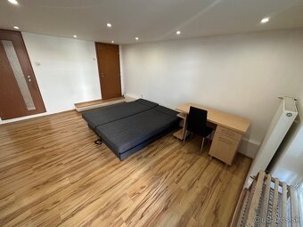 1 izbový byt 42m2 Ponúkam na prenájom 1-izbový byt o výmere 