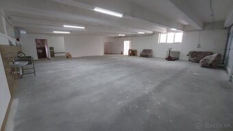 o výmere 996,87m² o výmere 424,80m² (bez vykurovania). o vým