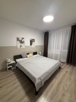 Prenájom zariadeného 2-izbového bytu s možnosťou parkovania 