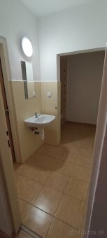 Ponúkame prenájom 2-izb.bytu(kuchyňa, izba, šatník) v centre