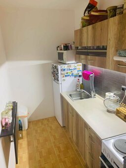 Na prenájom veľký, zariadený 2-izbový byt s balkónom, 46 m2,
