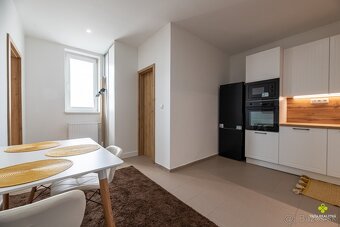 Ponúkame na prenájom príjemný 2-izbový byt s rozlohou 49 m²,