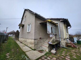 Ponúkame Vám na predaj starší rodinný dom s veľkým pozemkom 