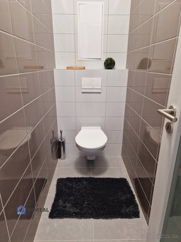 Realitná kancelária DOREAL ponúka moderný 2 izbový byt v rez