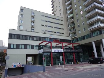 Realitná kancelária ponúka na PRENÁJOM
kompletne zariadený a