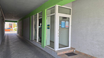 Typ: Polyfunkčná budova Ulica: Bratislavská Obec: Piešťany
P