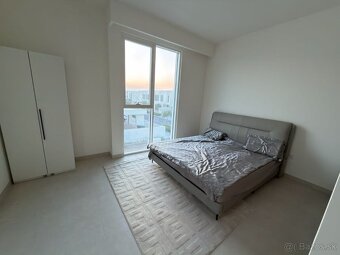 Predstavujeme vám priestrannú 4-spálňovú vilu s maid room v 