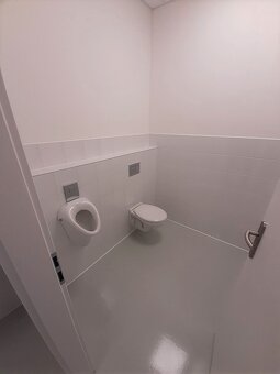 Prenájom dvoch kancelárií v budove na Račianskej ulici na za