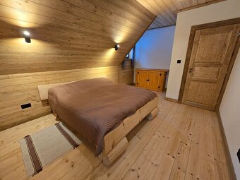 Ponúkame na dlhodobý prenájom slnečnú zrubovú chalupu vo vyh