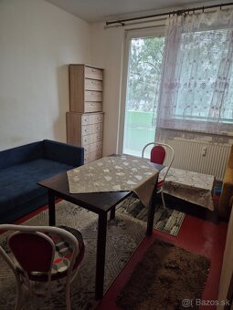 Predám zariadenú garzónku s priestranným balkónom na ul. Eöt