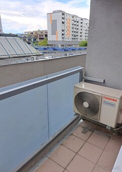 Prenájom dvojkancelárie o výmere 50 m2 v Hoteli Bratislava n