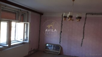 Sme AVILA. Už roky spájame ľudí s ich novým domovom. Zavolaj