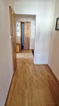 Ponúkame na predaj priestranný 4-izbový byt s loggiou v každ