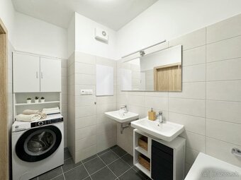 Ponúkame Vám na prenájom nový, pekne zariadený, 3-izbový byt
