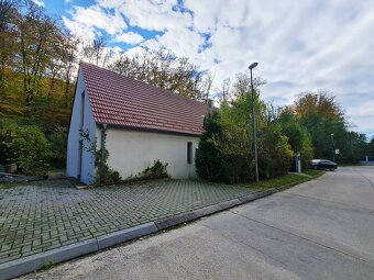 Dáme do prenájmu obytné podkrovie so samostatným vchodom na 