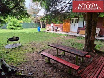 ASTORIA Vám ponúka na predaj drevenú chatu so zariadením vo 