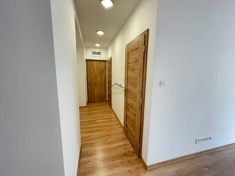 REALITY HOUSE Vám ponúka so súhlasom majiteľa:
Na predaj kom
