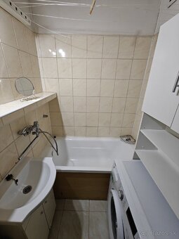 🏡Ponúkam na prenájom kompletne zariadený 2-izbový byt v mest