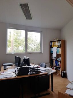 Dáme do prenájmu samostatný blok kancelárskych priestorov v 